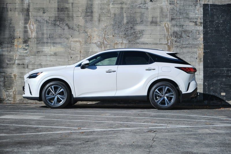 2026 Lexus RX 450h+ Premium, photo 3