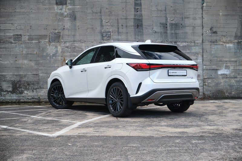 2026 Lexus RX 450h+ Limited, photo 3