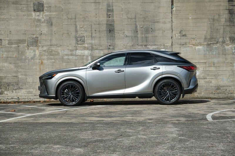 2026 Lexus RX 450h+ Limited, photo 3
