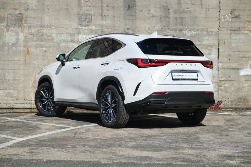 2026 Lexus NX 450h+ Limited, photo 2