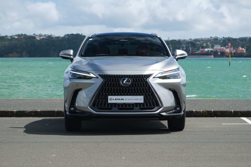 2026 Lexus NX 450h+ Limited, photo 2
