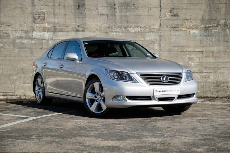 2007 Lexus LS 460 Executive Sedan, photo 3