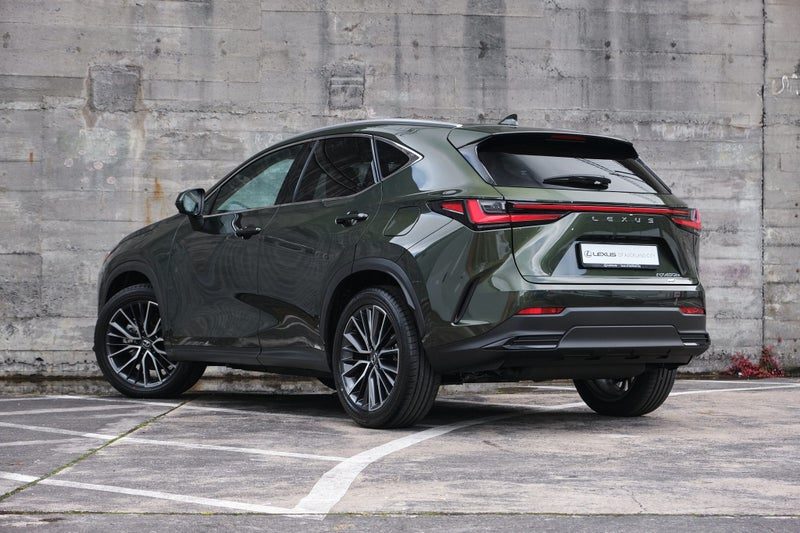 2026 Lexus NX 450h+ Limited, photo 3