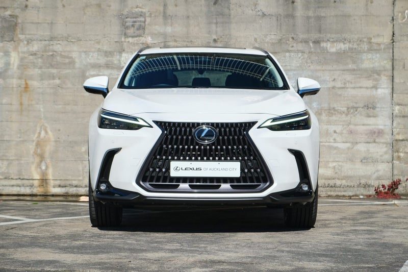 2025 Lexus NX 450h+ Limited, photo 2