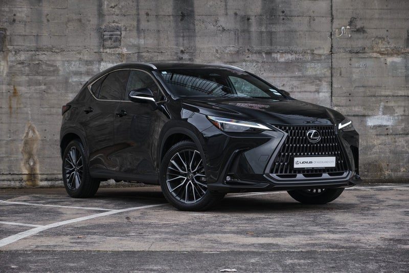 2026 Lexus NX 450h+ Limited, main photo