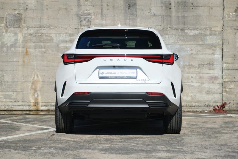 2025 Lexus NX 450h+ Limited, photo 2
