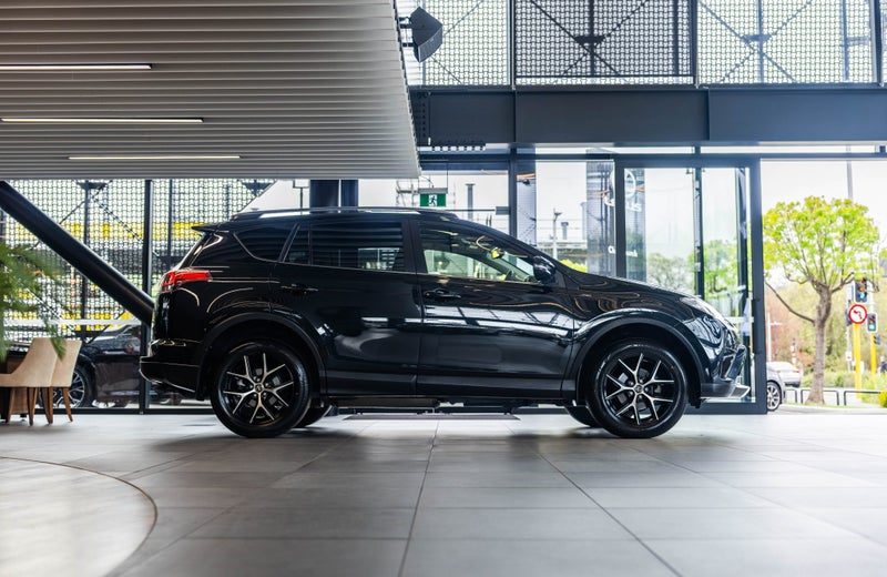 2017 Toyota RAV4 2.0L Petrol Limited SUV, photo 2