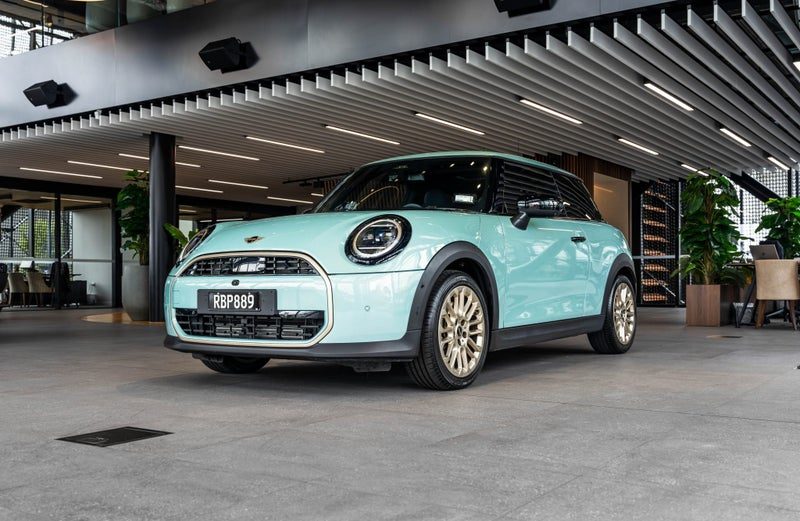 2025 MINI Cooper C Favoured 1.5L Petrol Auto Hatch