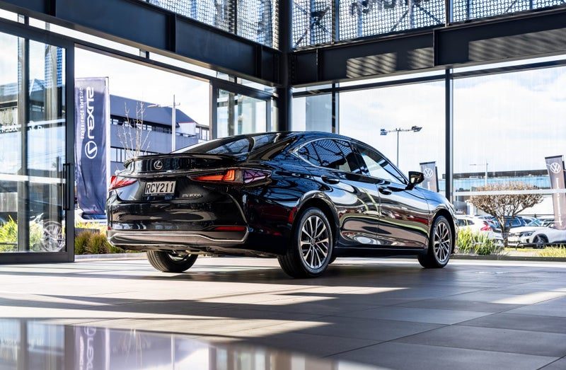 2025 Lexus ES 300h Premium, photo 3