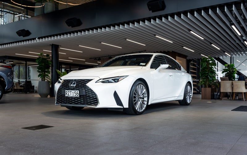 2023 Lexus IS 300 Limited