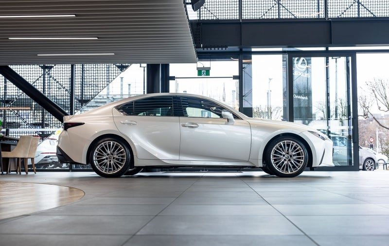 2023 Lexus IS 300 Limited, photo 2