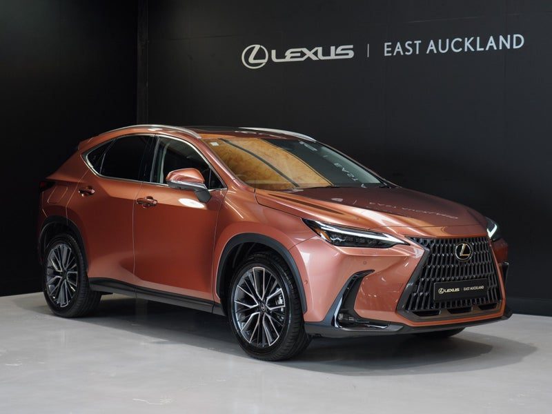 2026 Lexus NX 450h+ Limited, main photo