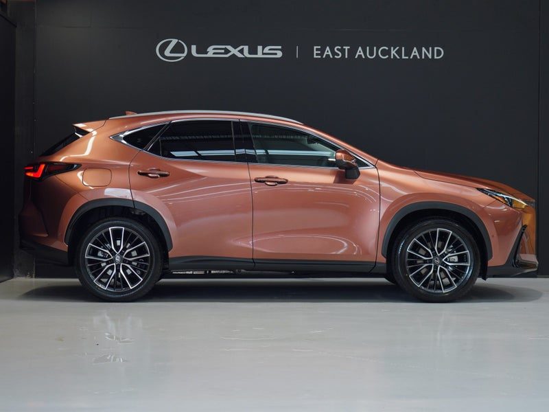 2026 Lexus NX 450h+ Limited, photo 3