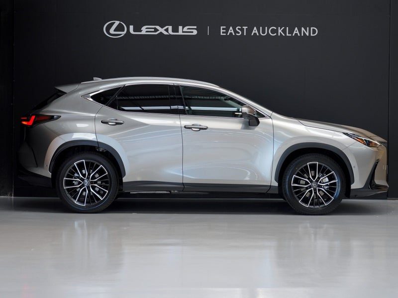 2026 Lexus NX 350h Limited, photo 2