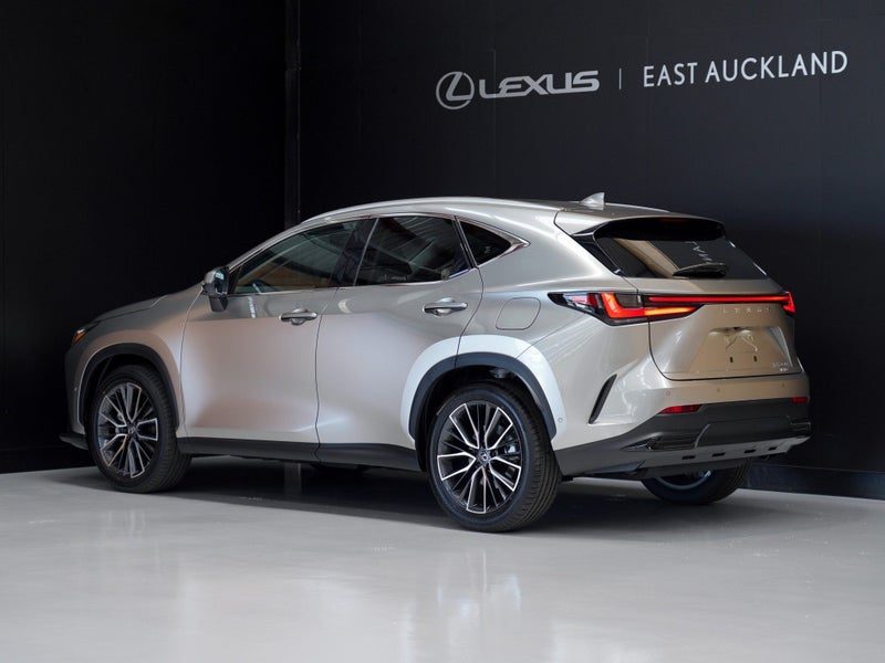 2026 Lexus NX 350h Limited, photo 3