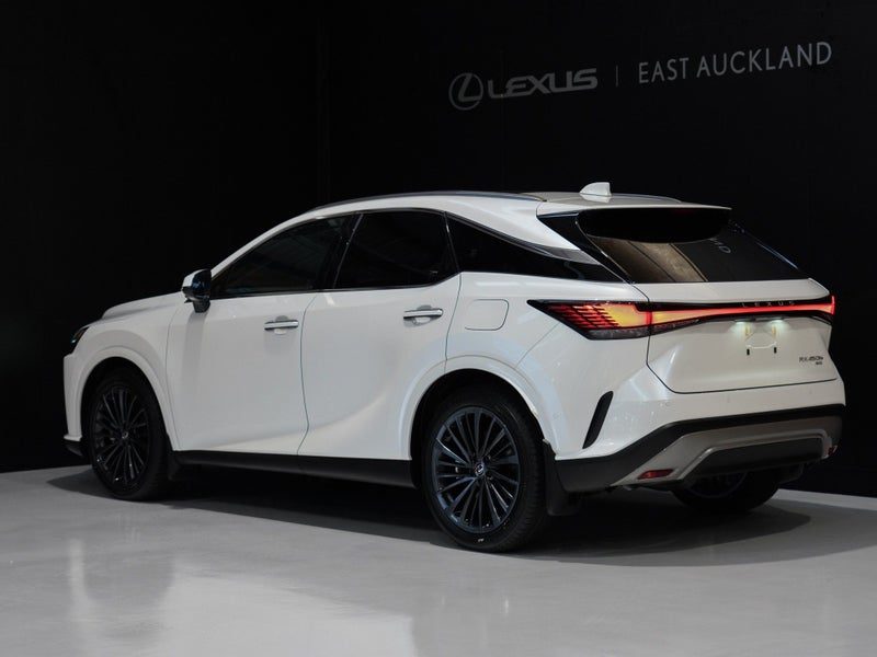 2026 Lexus RX 450h+ Limited, photo 2