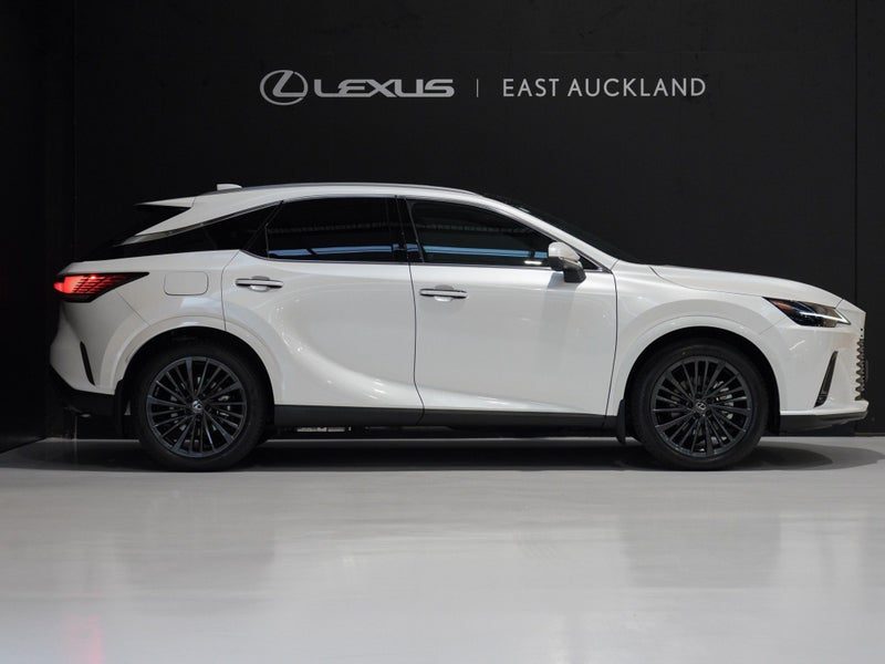 2026 Lexus RX 450h+ Limited, photo 3