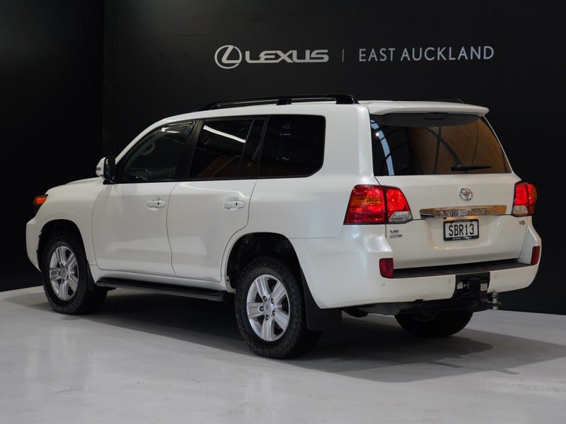 2015 Toyota Land Cruiser VX Limited, photo 2