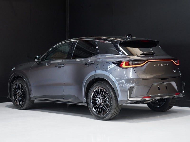 2026 Lexus LBX Cool 1.5P HEV ECVT FWD SUV/5D/5S, photo 2