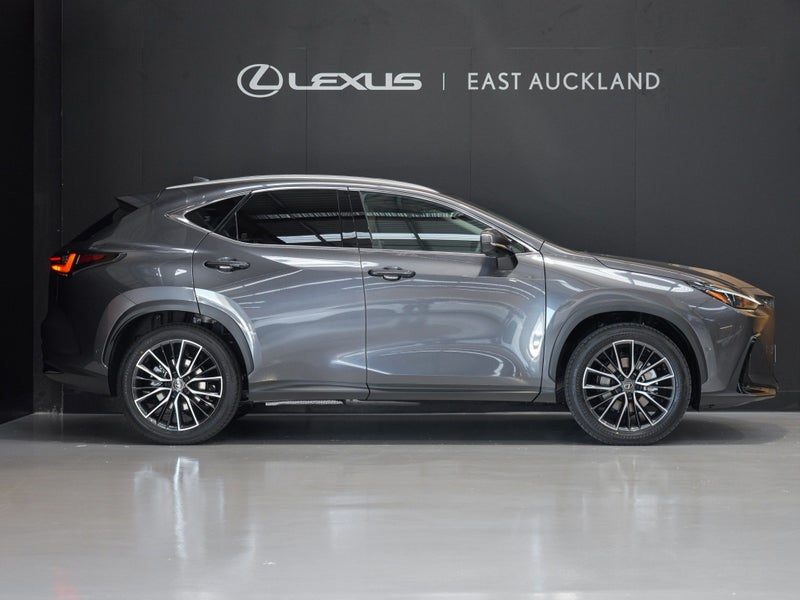 2026 Lexus NX 350h Limited, photo 2