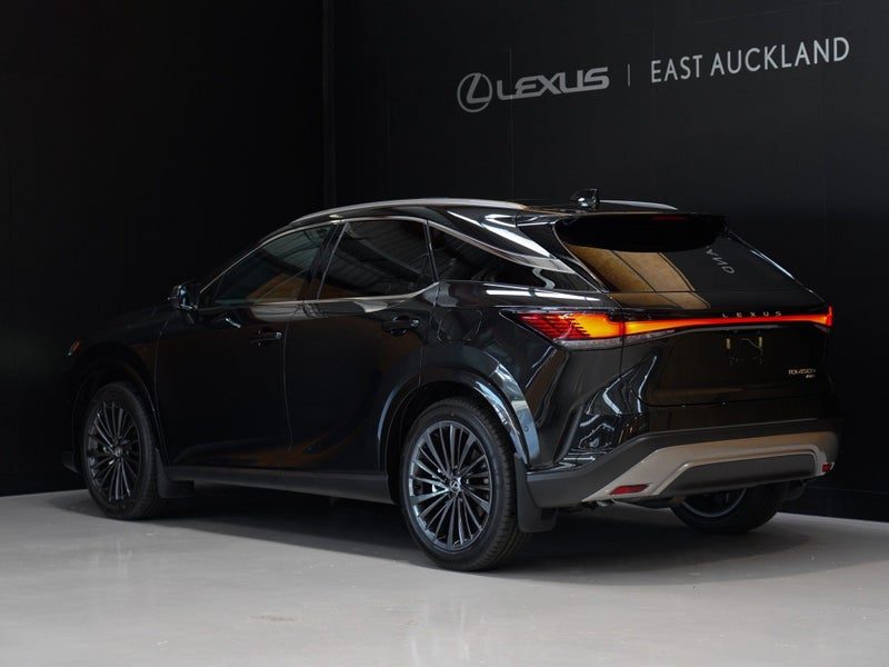 2026 Lexus RX 450h+ Limited, photo 2