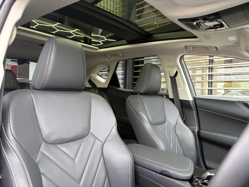 2026 Lexus NX 350h Limited AWD, photo 2