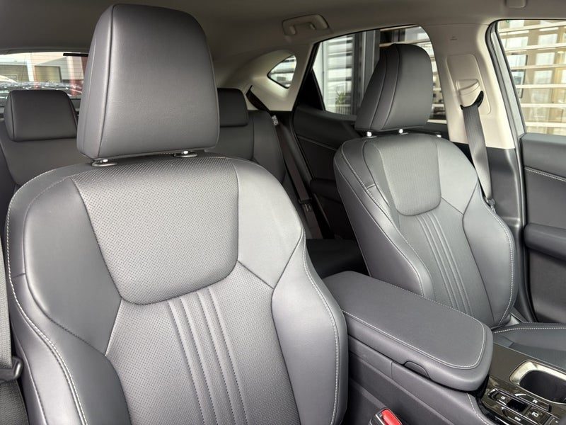 2026 Lexus NX 350h Premium Hybrid, photo 2