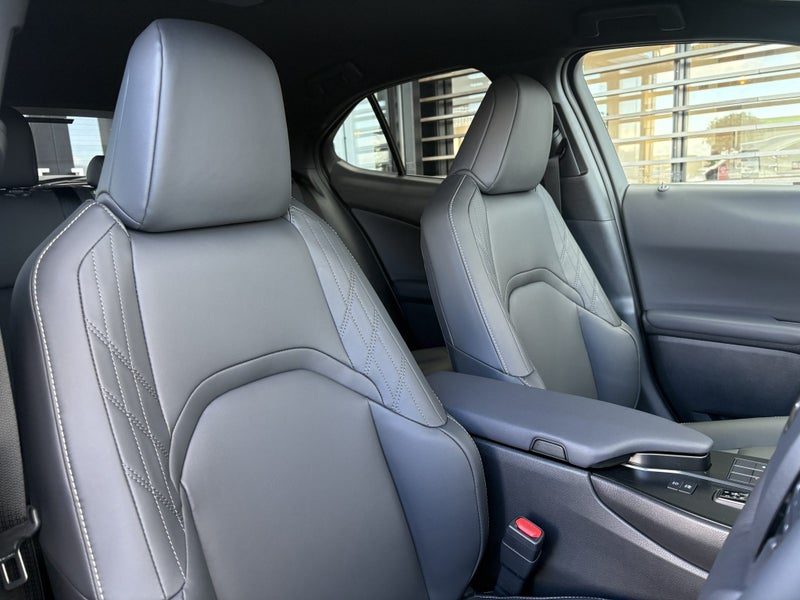 2026 Lexus UX 300h Premium 2.0L Hybrid, photo 2