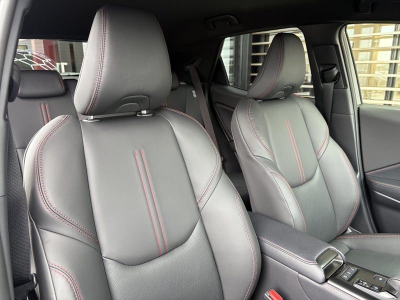2026 Lexus LBX Active 1.5L Hybrid, photo 2