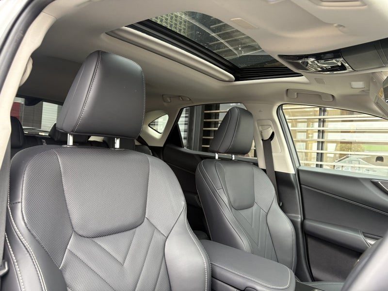 2026 Lexus NX 450h+ Limited PHEV AWD, photo 2