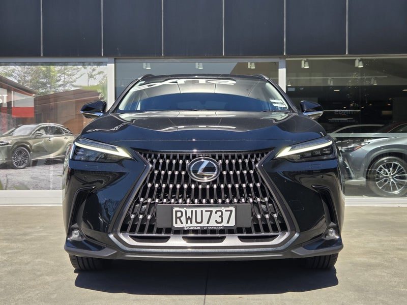 2026 Lexus NX 450h+ Limited Phev, photo 2
