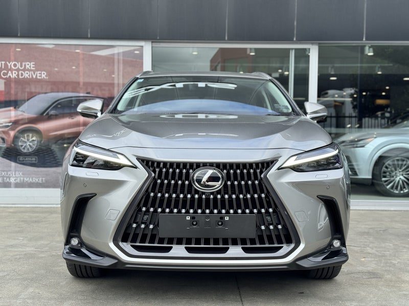 2026 Lexus NX 450h+ Limited Plug in Hybrid AWD, photo 2