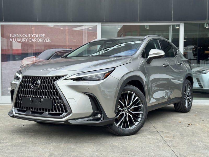 2026 Lexus NX 450h+ Limited Plug in Hybrid AWD, photo 3