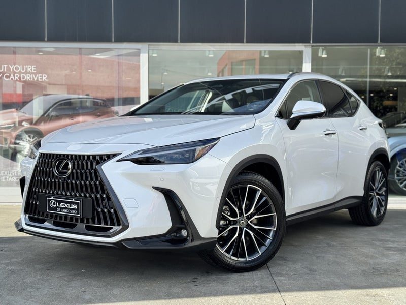 2026 Lexus NX 450h+ Limited, photo 3