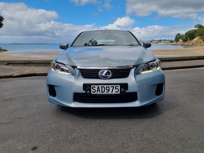 2012 Lexus CT 200h 1.8P Hatch Ecvt, photo 2