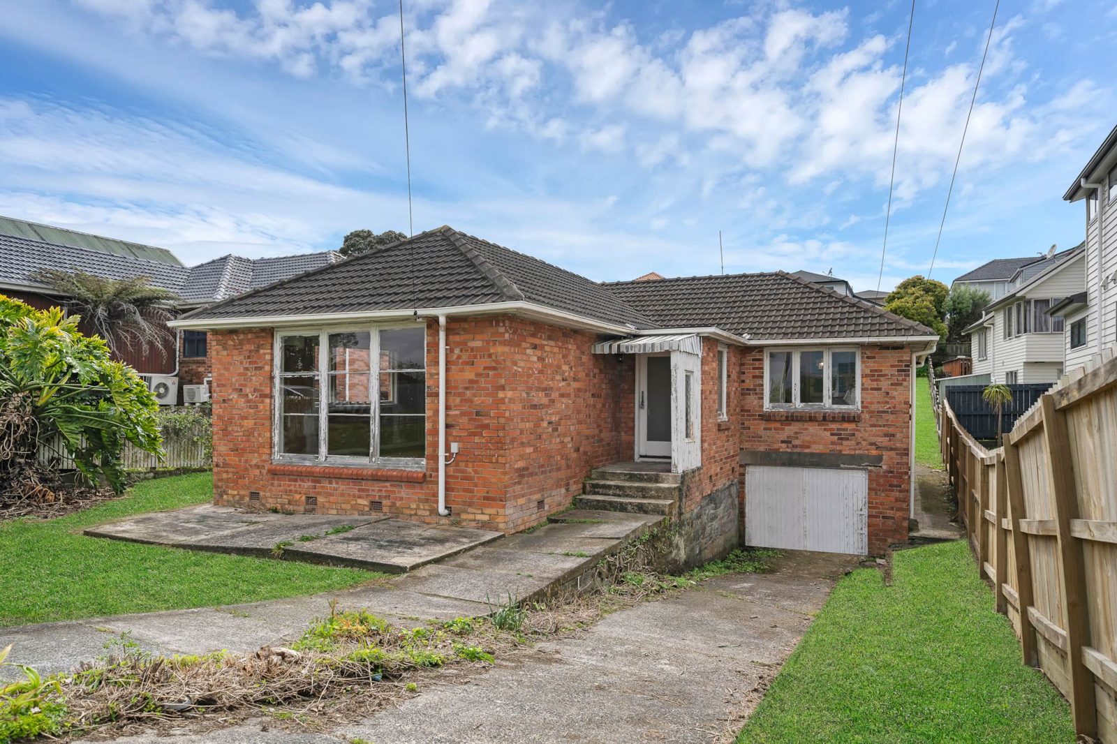 66 Staveley Avenue, Hillsborough, photo 2