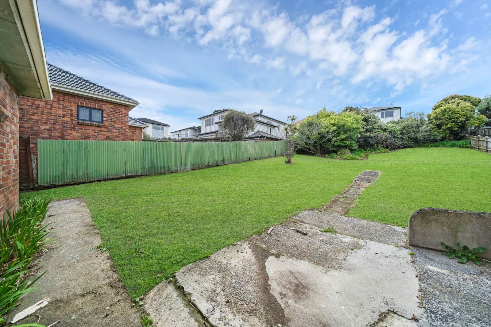 66 Staveley Avenue, Hillsborough, photo 18