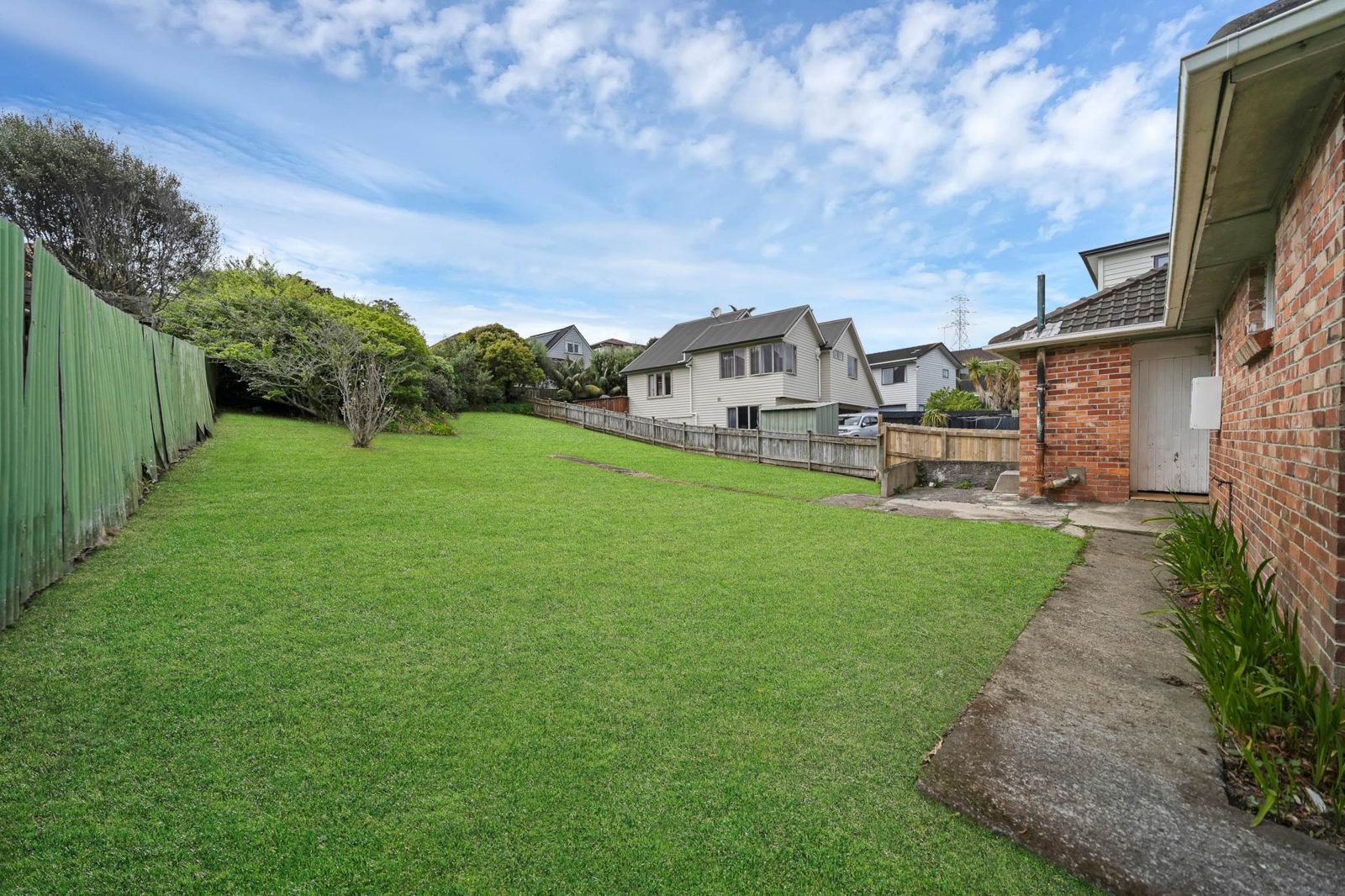 66 Staveley Avenue, Hillsborough, photo 19