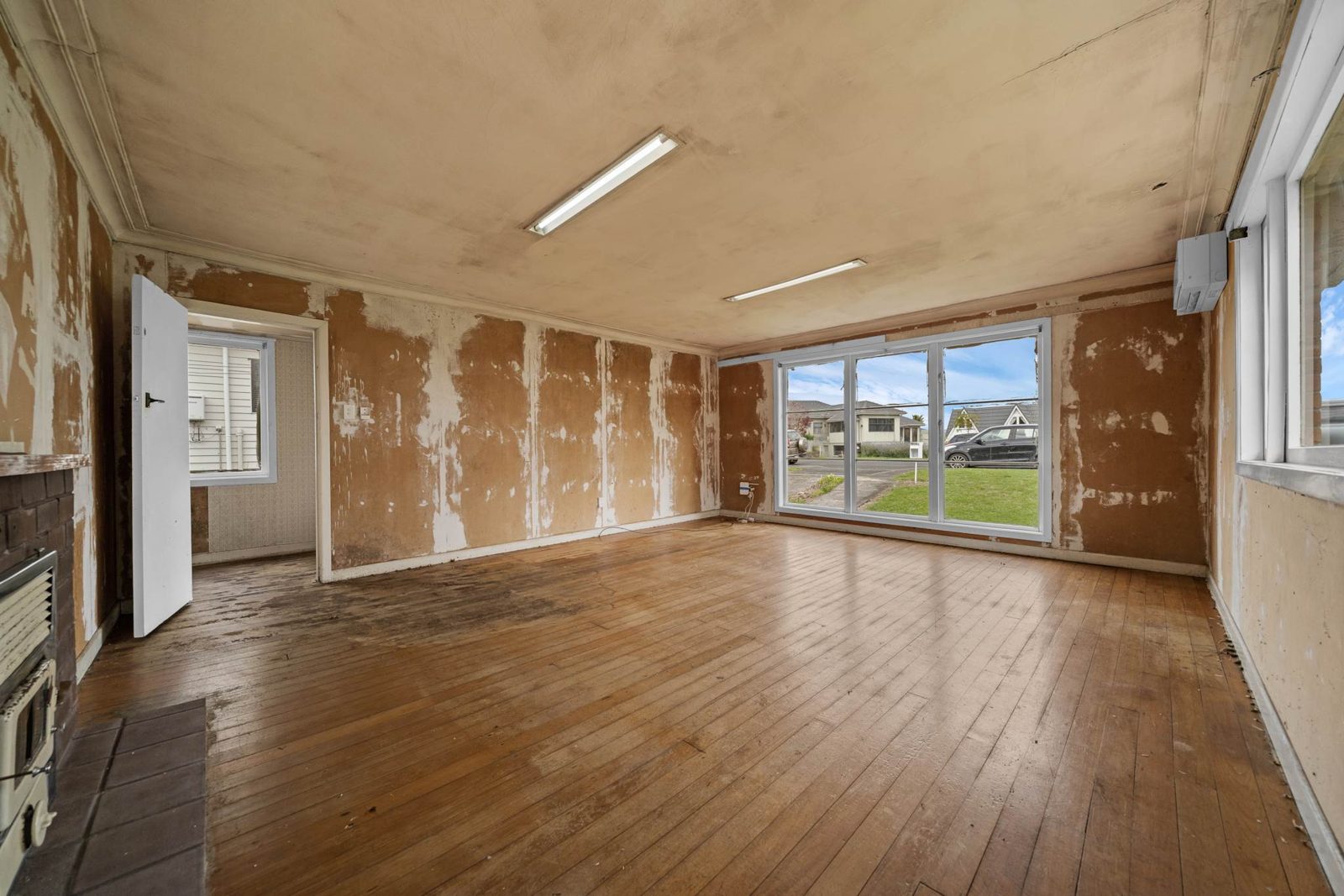 66 Staveley Avenue, Hillsborough, photo 5