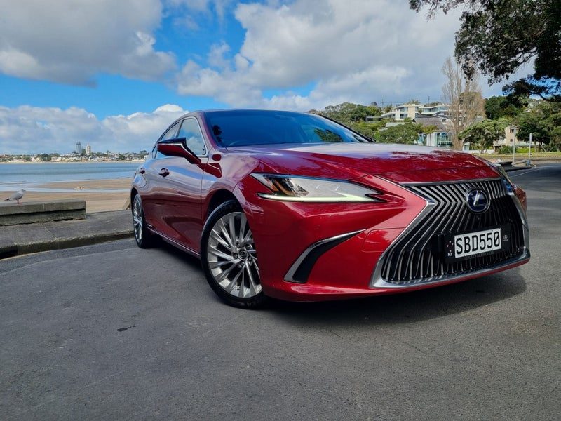 2020 Lexus ES 300h Limited 2.5L Hybrid FWD Sedan
