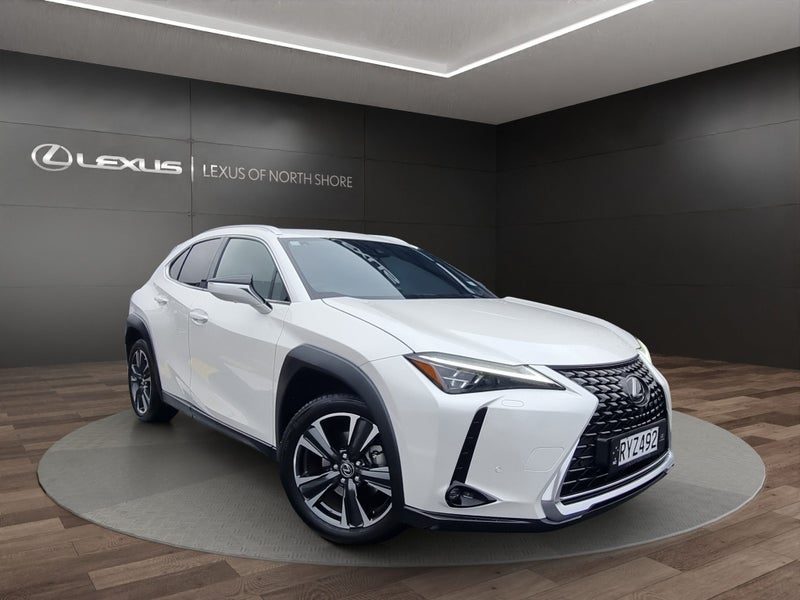 2023 Lexus UX 250H Limited, main photo