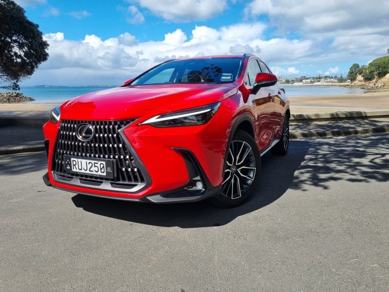 2026 Lexus NX 450h+ Limited, photo 3