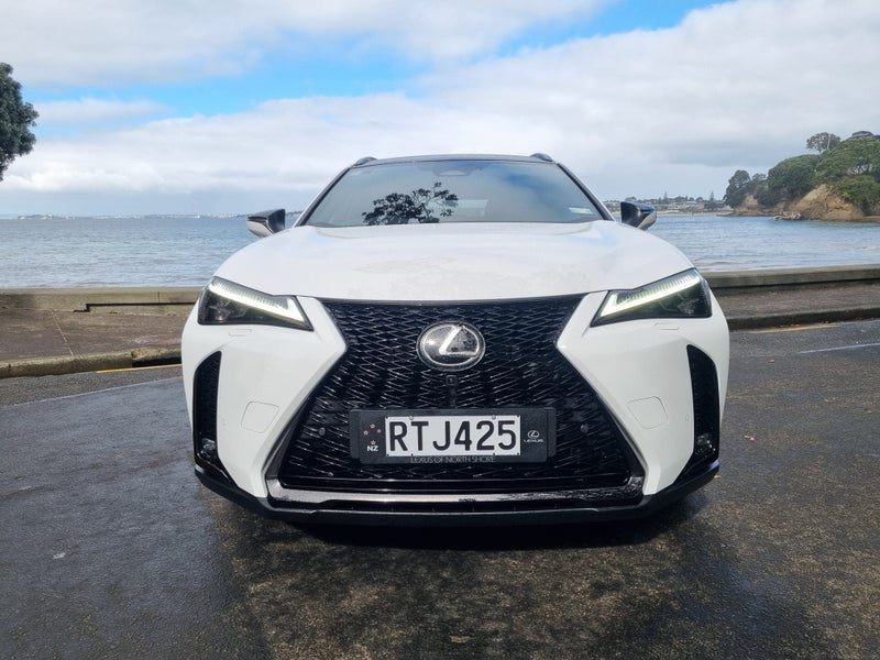 2026 Lexus UX 300h F Sport 2.0L Hybrid FWD SUV, photo 2