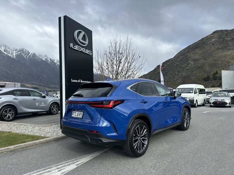 2026 Lexus NX 350h Limited AWD, photo 3