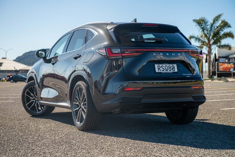 2026 Lexus NX 350h Limited 2.5P HEV ECVT AWD SUV, photo 2
