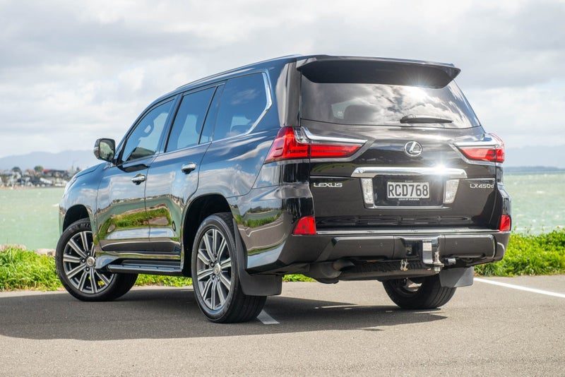 2016 Lexus LX 450d 4.5D/4WD/6AT/SW/5DR, photo 2