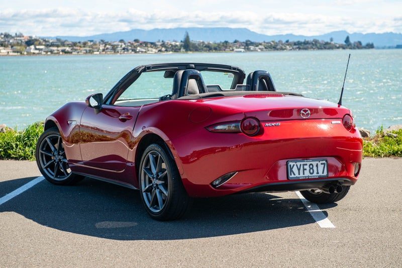 2017 Mazda MX-5 Roadster Soft Top 2.0P, photo 2