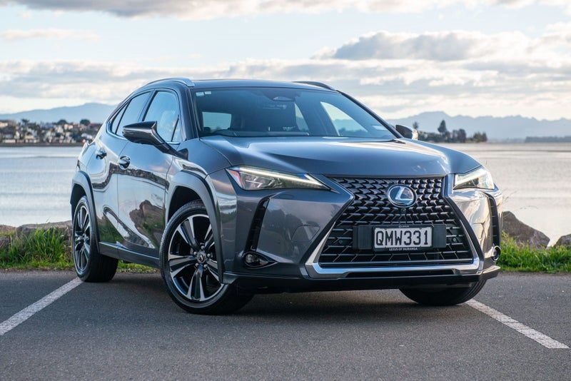 2024 Lexus UX 300h Limited 2.0P HV ECVT AWD SUV