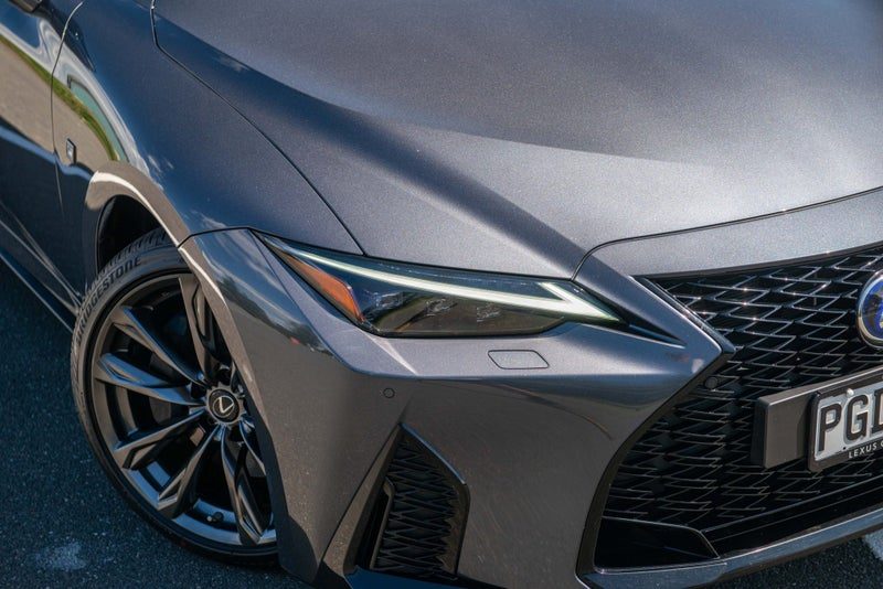 2022 Lexus IS 300h F Sport, photo 3