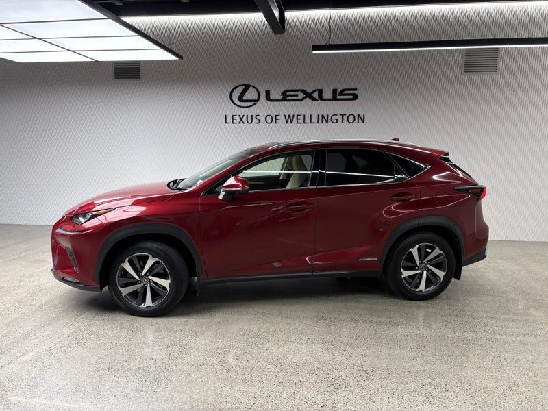 2017 Lexus NX 300h Limited, photo 2